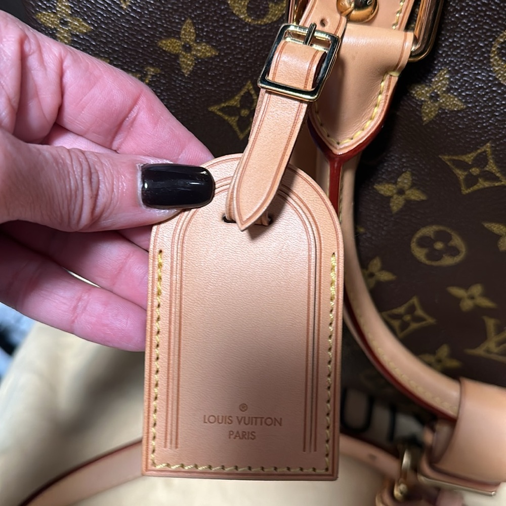 Louis Vuitton Extra Large Bag - Picture 8 of 9
